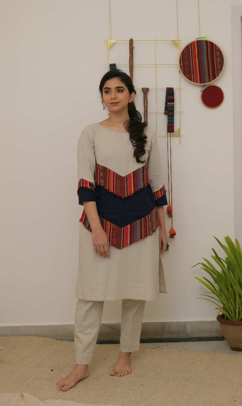 Alia Bhatt looks pretty in a white kurta and black leggings | Party wear  indian dresses, Indian fashion dresses, Dress indian style